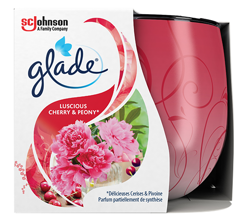 Glade® Duftkerze mit Dekorfolie Luscious Cherry & Peony
